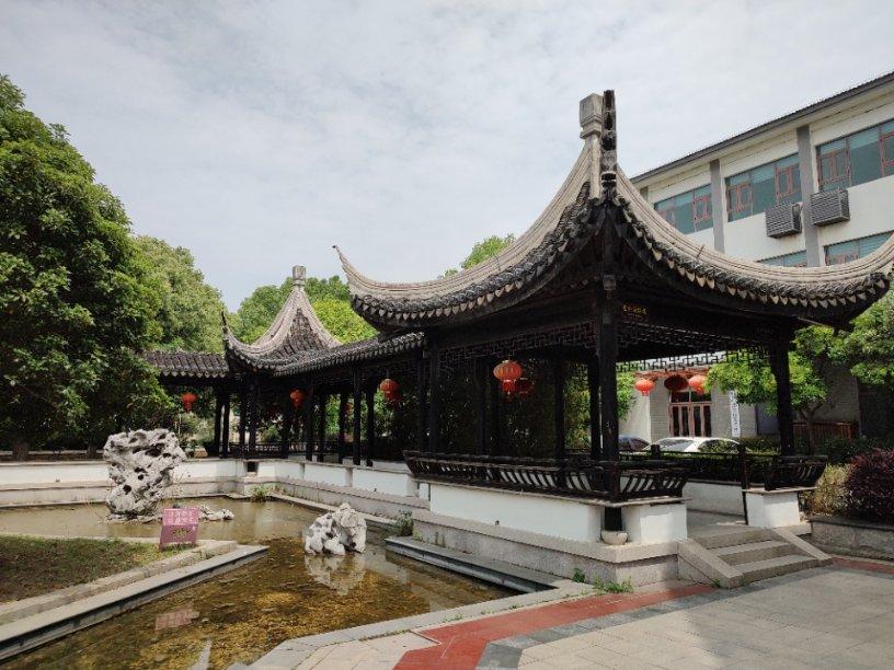 南京建邺城管面对面·执法现场新观察8| “违法者”变“志愿者” 让执法有力度更有温度